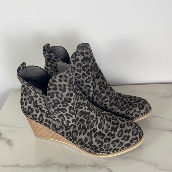 Very G Shoes - Very G  Animal Print Boots Size 7.5